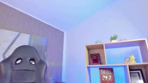 axel_grey_ online show from 03-22-26, 12:41