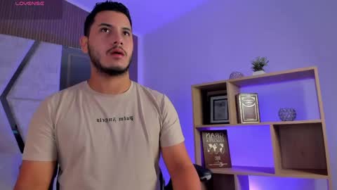 axel_grey_ online show from 04-18-26, 12:31