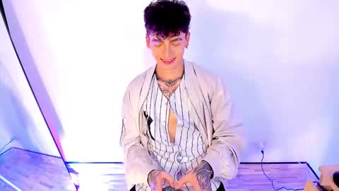 Axel online show from 01-12-26, 01:33