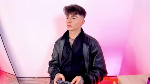 Axel online show from 01-18-26, 11:41