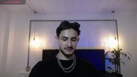 Snapshot of axel_porn_ chatting on 06-16-26, 01:25 Axel online show from 06-16-26, 01:25