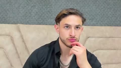 Snapshot of axel_porn_ chatting on 06-18-26, 01:39 Axel online show from 06-18-26, 01:39