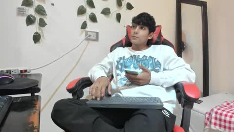 Snapshot of axel_rosse2 chatting on 11-01-25, 10:23 axel_rosse2 online show from 11-01-25, 10:23