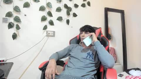 Snapshot of axel_rosse2 chatting on 11-02-25, 09:39 axel_rosse2 online show from 11-02-25, 09:39