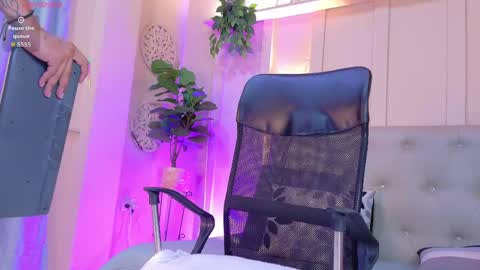 Snapshot of axel_saenzz chatting on 05-30-26, 01:30 Axel online show from 05-30-26, 01:30