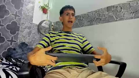 Snapshot of axel_strongx18 chatting on 02-08-26, 01:36 axel_strongx18 online show from 02-08-26, 01:36