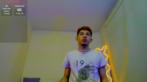 AXEL  online show from 10-28-25, 03:43