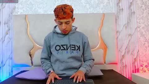 AXEL  online show from 02-11-26, 12:21