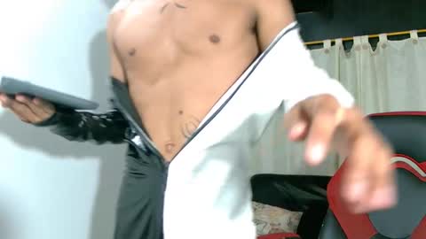 Snapshot of axel_thin chatting on 04-14-26, 02:06 axel_thin online show from 04-14-26, 02:06