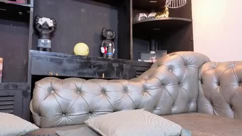 Axel  online show from 05-13-26, 09:00