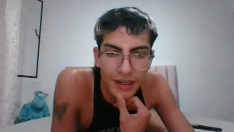 Snapshot of axellatino_ chatting on 12-24-24, 03:16 Axel  online show from 12-24-24, 03:16