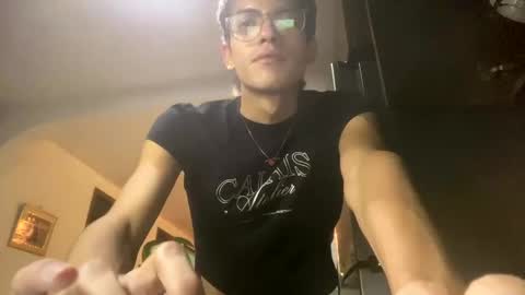 Snapshot of axellatino_ chatting on 12-30-24, 06:53 Axel  online show from 12-30-24, 06:53
