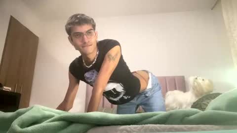 Snapshot of axellatino_ chatting on 12-31-24, 06:27 Axel  online show from 12-31-24, 06:27