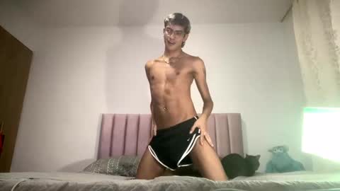 Snapshot of axellatino_ chatting on 01-02-25, 03:26 Axel  online show from 01-02-25, 03:26