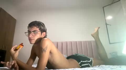 Snapshot of axellatino_ chatting on 01-03-25, 04:44 Axel  online show from 01-03-25, 04:44