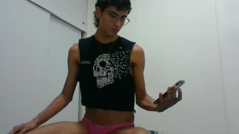 Snapshot of axellatino_ chatting on 02-13-25, 02:12 Axel  online show from 02-13-25, 02:12