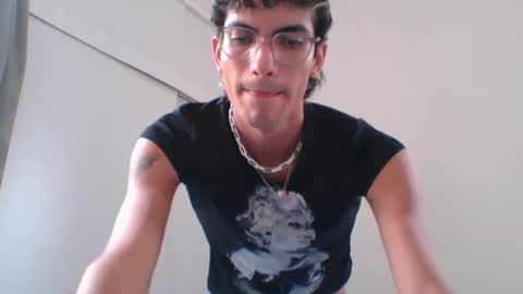 Snapshot of axellatino_ chatting on 02-15-25, 08:33 Axel  online show from 02-15-25, 08:33
