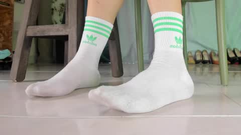 Snapshot of axellcollins chatting on 04-28-26, 08:25 im your little femboy ALEX online show from 04-28-26, 08:25