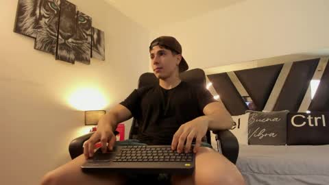 axelmartinezz online show from 04-02-26, 08:50