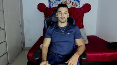 Axel online show from 04-07-26, 12:00