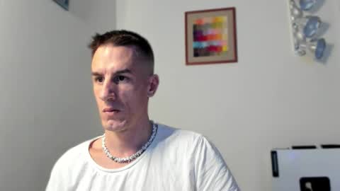 Axl online show from 12-19-25, 08:49