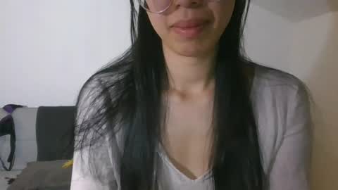 Snapshot of axuepetitt chatting on 06-18-26, 09:08 axue online show from 06-18-26, 09:08