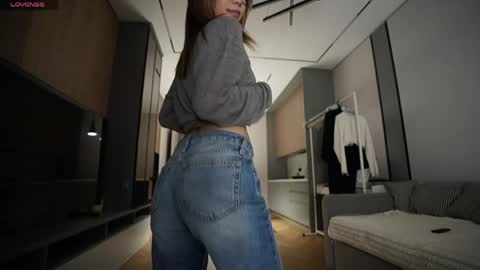 Snapshot of aya__hitakayama chatting on 05-17-26, 02:24 Aya online show from 05-17-26, 02:24