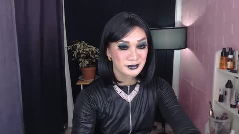 Snapshot of ayamiller chatting on 02-17-25, 04:09 aya online show from 02-17-25, 04:09