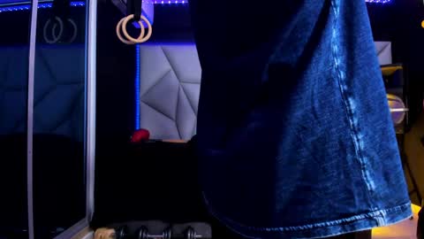 Snapshot of aydenmillerdom chatting on 05-09-26, 03:01 Ayden Miller online show from 05-09-26, 03:01