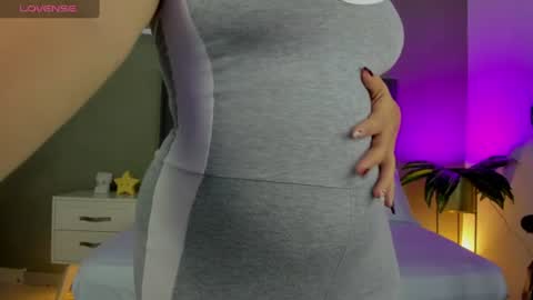 Alyda Jaramillo online show from 07-04-26, 05:08