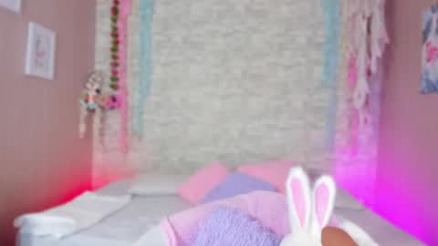 Snapshot of ayla_lux chatting on 05-15-26, 05:25 Ayla online show from 05-15-26, 05:25