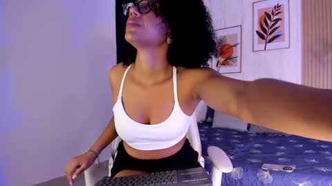 Ayleen online show from 10-22-25, 12:27