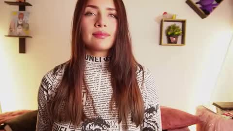 SOPHY ROGERS online show from 12-22-25, 07:27