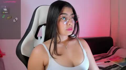 Snapshot of aylenmiller_ chatting on 06-16-26, 12:46 Aylen online show from 06-16-26, 12:46