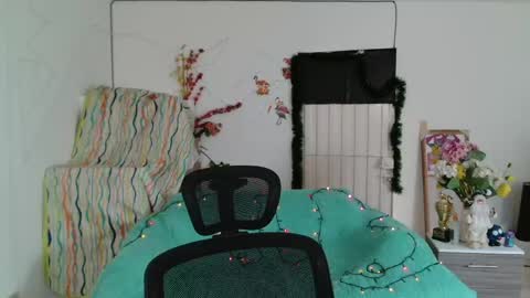 Aylin online show from 05-20-26, 08:26