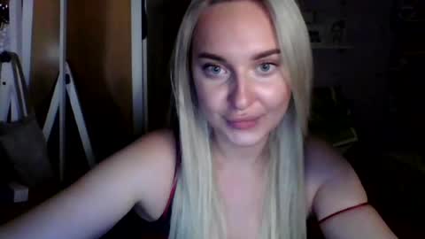 Snapshot of aylinn9999 chatting on 07-28-26, 07:04 aylinn9999 online show from 07-28-26, 07:04