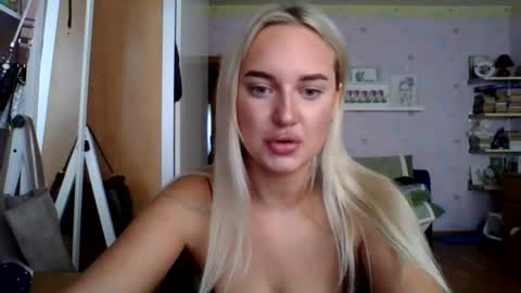 Snapshot of aylinn9999 chatting on 07-30-26, 09:19 aylinn9999 online show from 07-30-26, 09:19