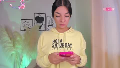 Snapshot of aylinnzambrano_ chatting on 09-20-25, 11:33 Aylin online show from 09-20-25, 11:33