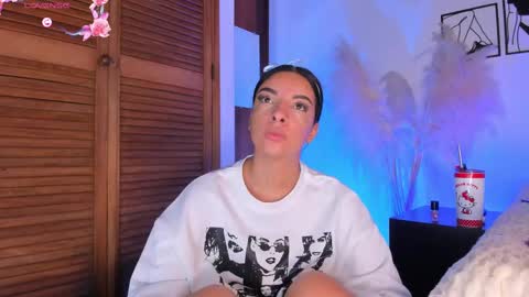 Snapshot of aylinnzambrano_ chatting on 10-01-25, 11:05 Aylin online show from 10-01-25, 11:05