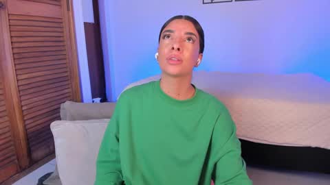 Snapshot of aylinnzambrano_ chatting on 10-05-25, 10:13 Aylin online show from 10-05-25, 10:13