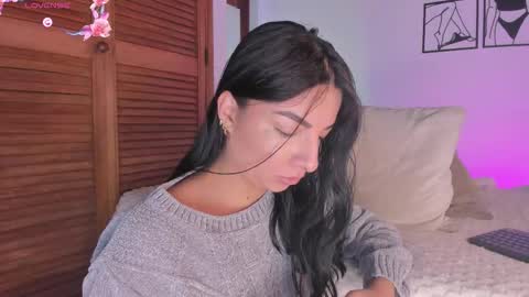 Snapshot of aylinnzambrano_ chatting on 10-15-25, 11:21 Aylin online show from 10-15-25, 11:21