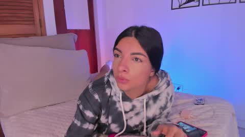 Snapshot of aylinnzambrano_ chatting on 10-23-25, 11:53 Aylin online show from 10-23-25, 11:53