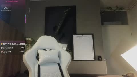 Ayreen Moore online show from 04-08-26, 06:30