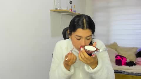 Snapshot of aysha_winxx chatting on 10-20-25, 11:21 aysha_winxx online show from 10-20-25, 11:21