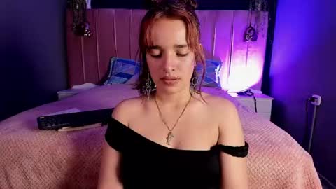 Snapshot of azahara_18 chatting on 07-25-26, 11:13 Azahara online show from 07-25-26, 11:13