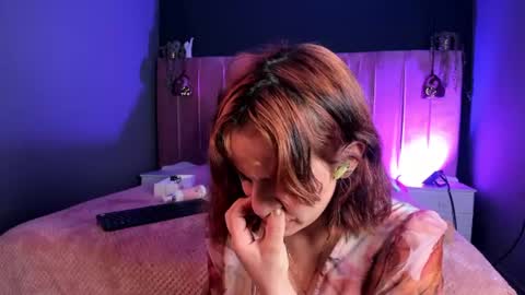 Snapshot of azahara_18 chatting on 07-28-26, 07:39 Azahara online show from 07-28-26, 07:39