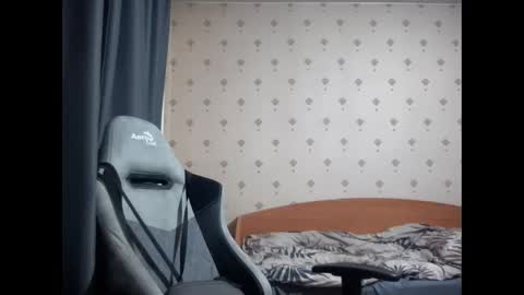 Snapshot of azazelmax chatting on 10-23-25, 04:17 azazelmax online show from 10-23-25, 04:17