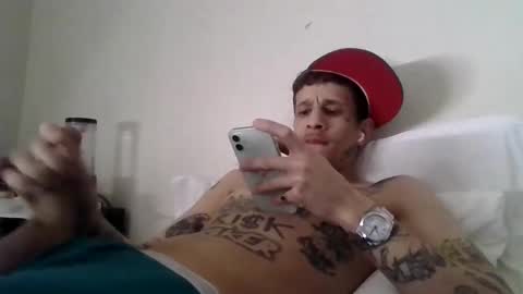 Snapshot of azfinest6587 chatting on 02-27-25, 05:04 Light Bright online show from 02-27-25, 05:04