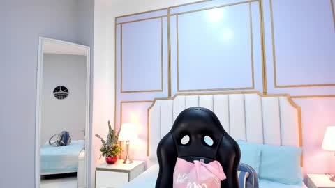 Snapshot of aziac10 chatting on 03-08-25, 06:58 Ale online show from 03-08-25, 06:58