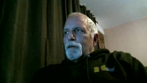 azjohnny online show from 11-22-25, 07:13